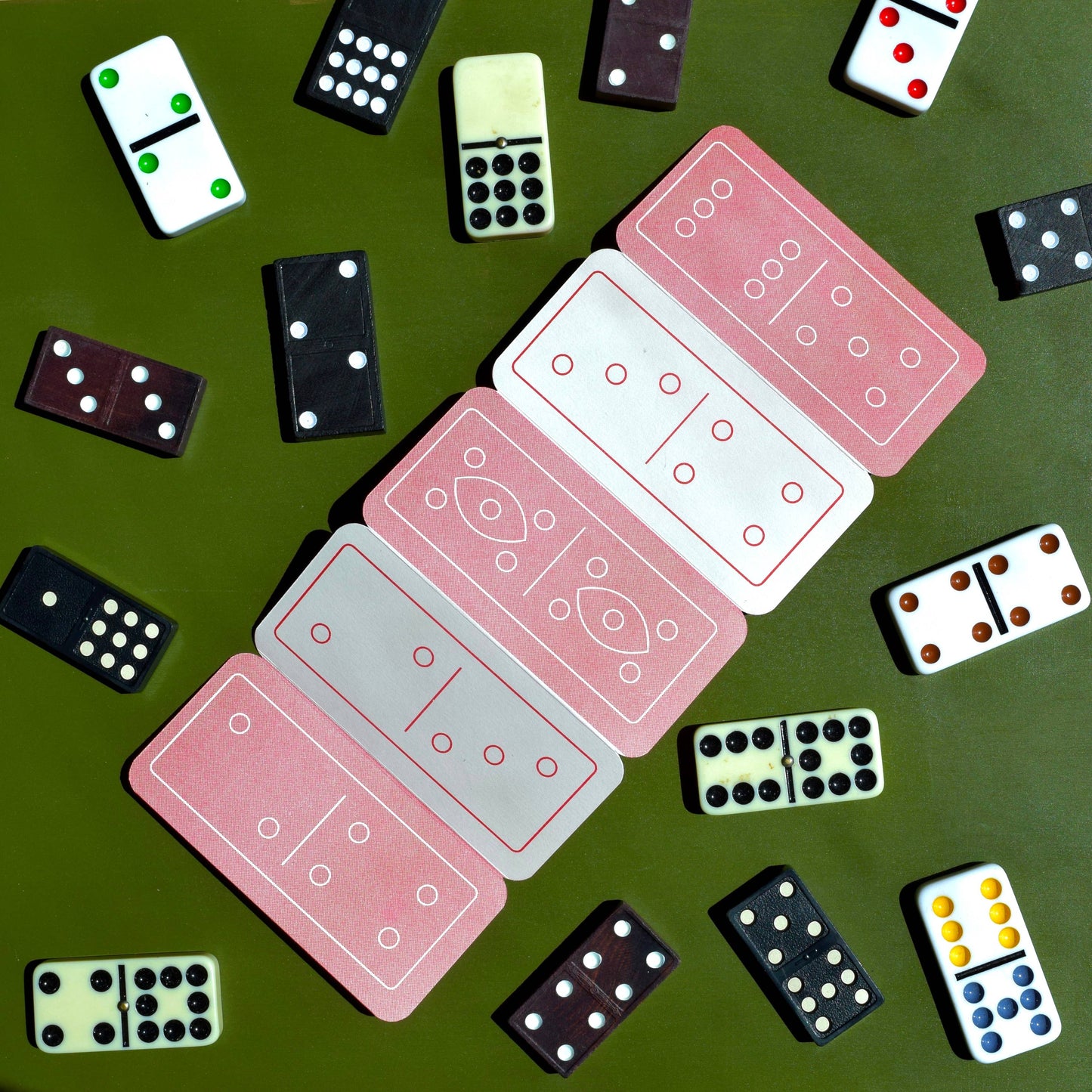 Elsewhere & Such - Retro Domino Set