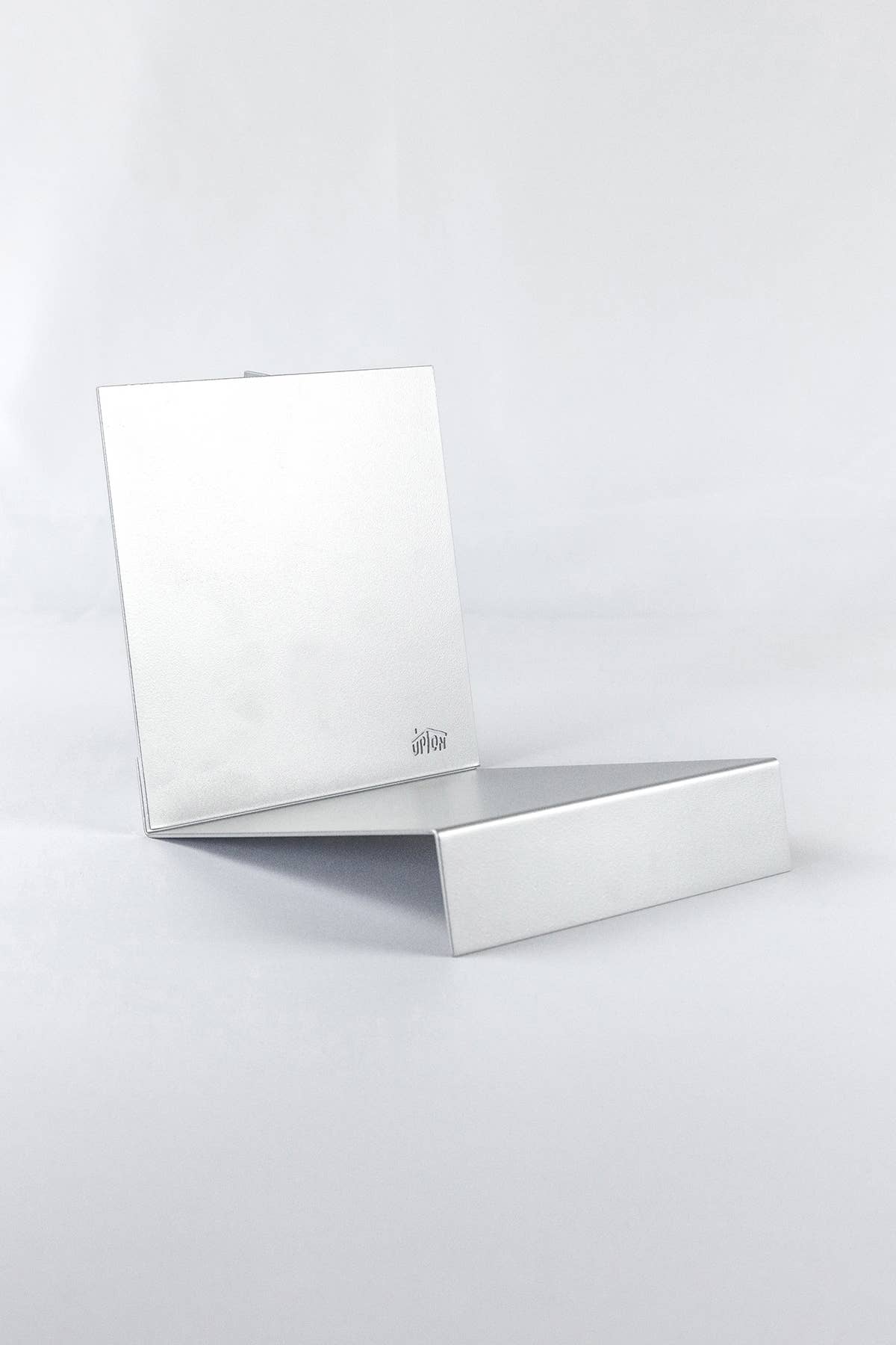 Upton - LP Stand