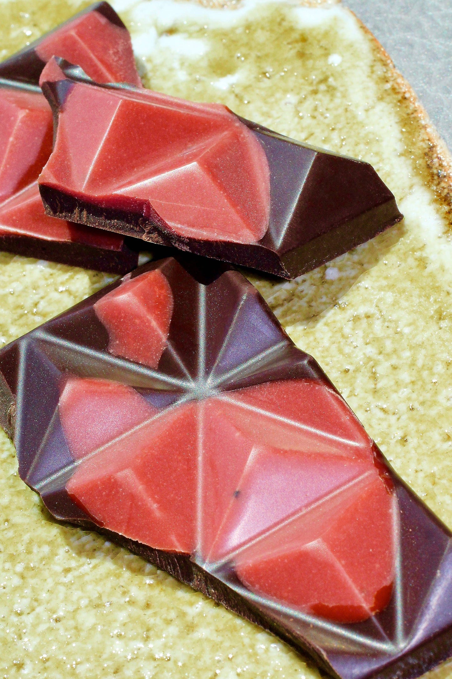 Deux Cranes - Dark Chocolate with Strawberry (Dairy Free)